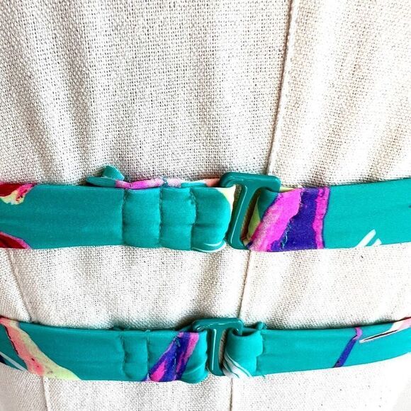 No Boundaries Junior’s Bikini Top Size Medium Aqua with Tropical Florals in Pink - Picture 4 of 11